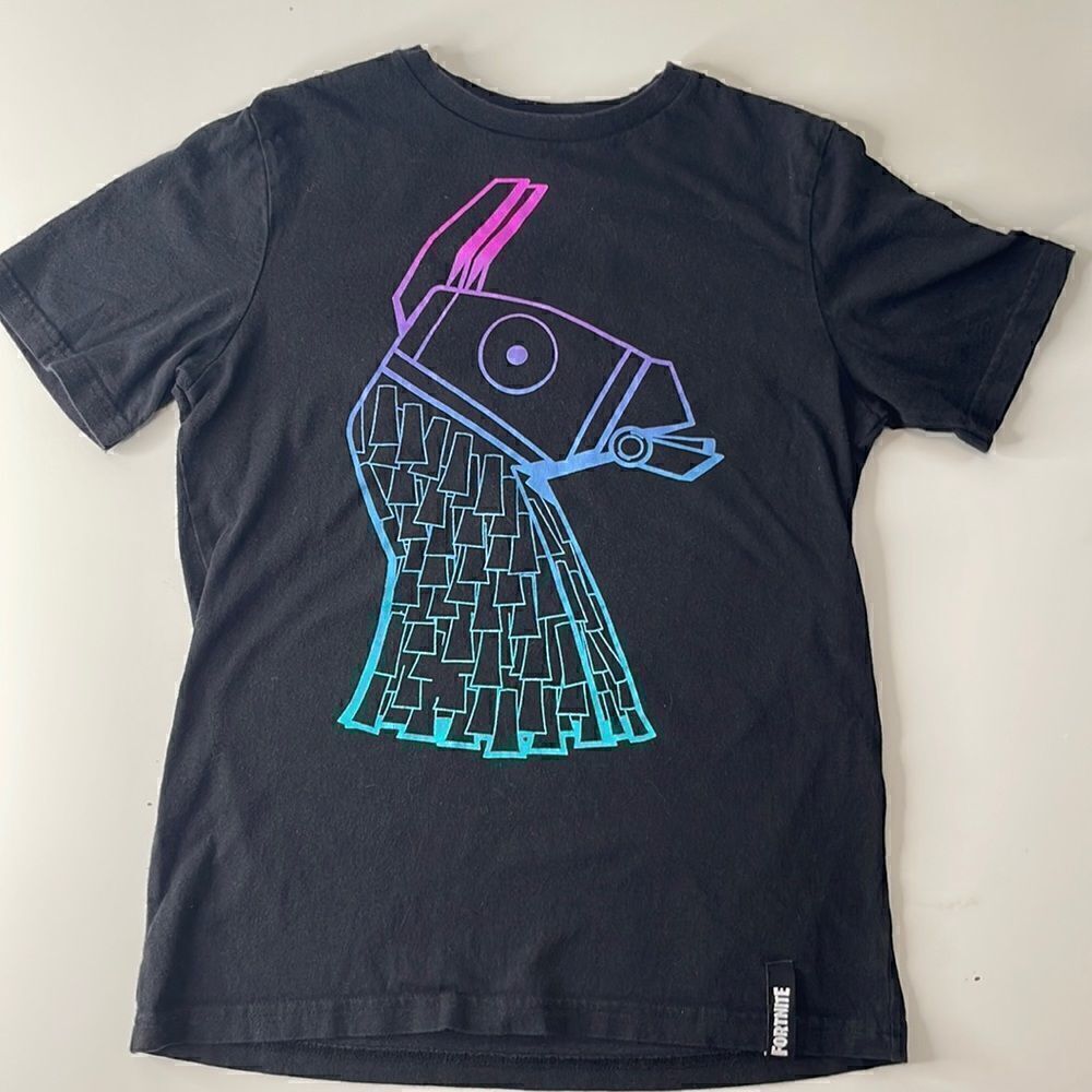 🌼3/20🌼 Fortnite short sleeve T-shirt.  Size girls Medium 10/12.